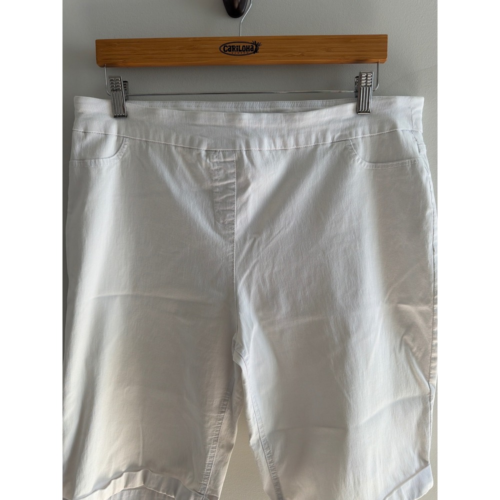 Soft Surroundings White Pull On Denim Bermuda Shorts Womens XL Cuffed Stretch - Picture 2 of 10